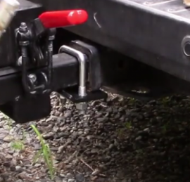 u Klappernde Anhängevorrichtung Klappernder Anhängerkupplung