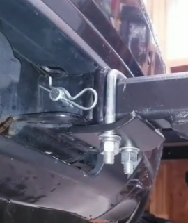 u Klappernde Anhängevorrichtung Klappernder Anhängerkupplung